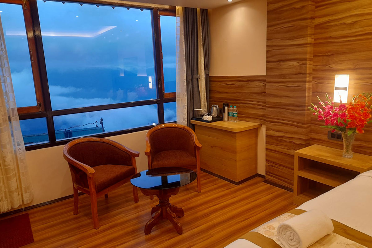 Premium Mountain View Double - Hotel Golden Potala in Darjeeling